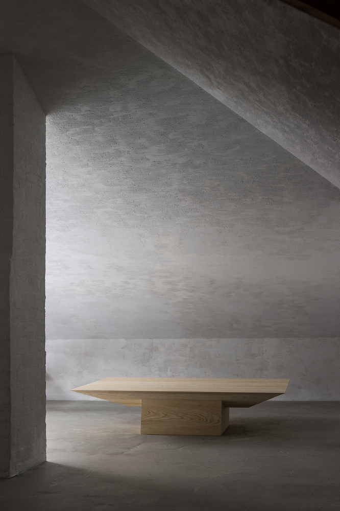Feuille Table, 2022 Feuille Table, 2022